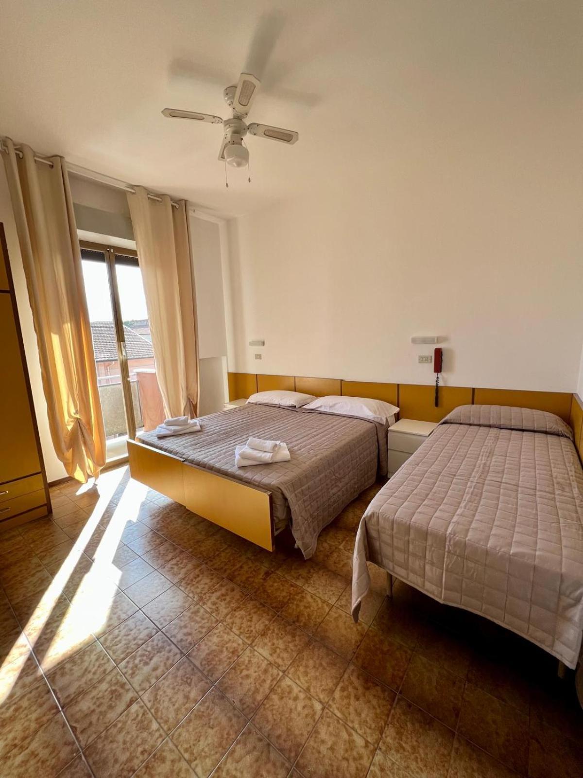 Hotel Villa Dei Fiori Беллария-Иджеа-Марина Экстерьер фото