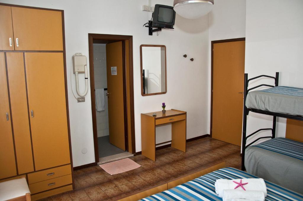 Hotel Villa Dei Fiori Беллария-Иджеа-Марина Номер фото
